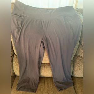 LIVI Activewear Capri Black 22/24